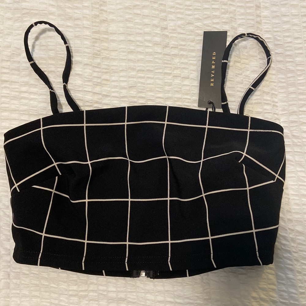 Black and White Patterned Crop Top Size: S